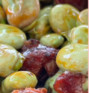 Habas con chorizo